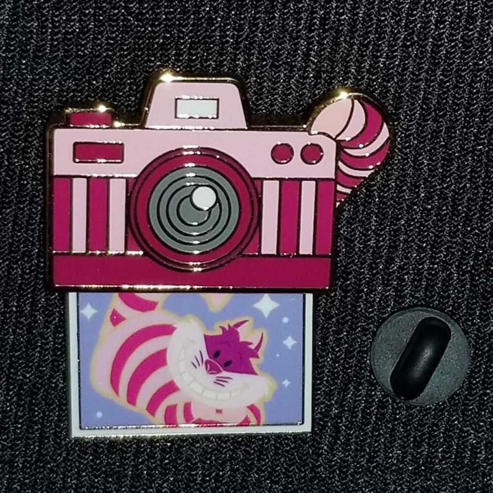 Disney Pin Cheshire Cat Camera Slider Cats & Dogs Mystery Alice in Wonderland
